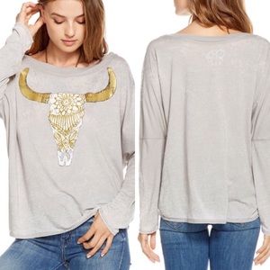 Chaser | NWT Golden Cow Skull Graphic Top L
